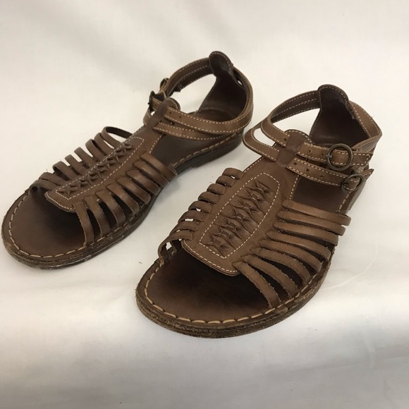 frye flat sandals